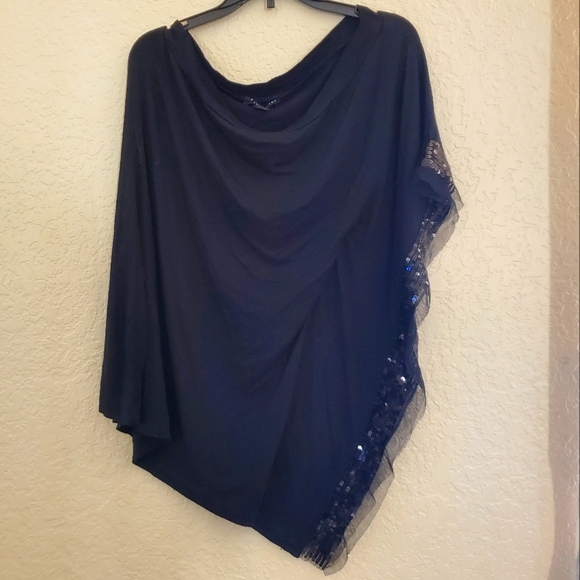 Forever 21 Tops - ❤️Host Pick❤️Forever21 Off shoulder Sequin Flowy Top Size L